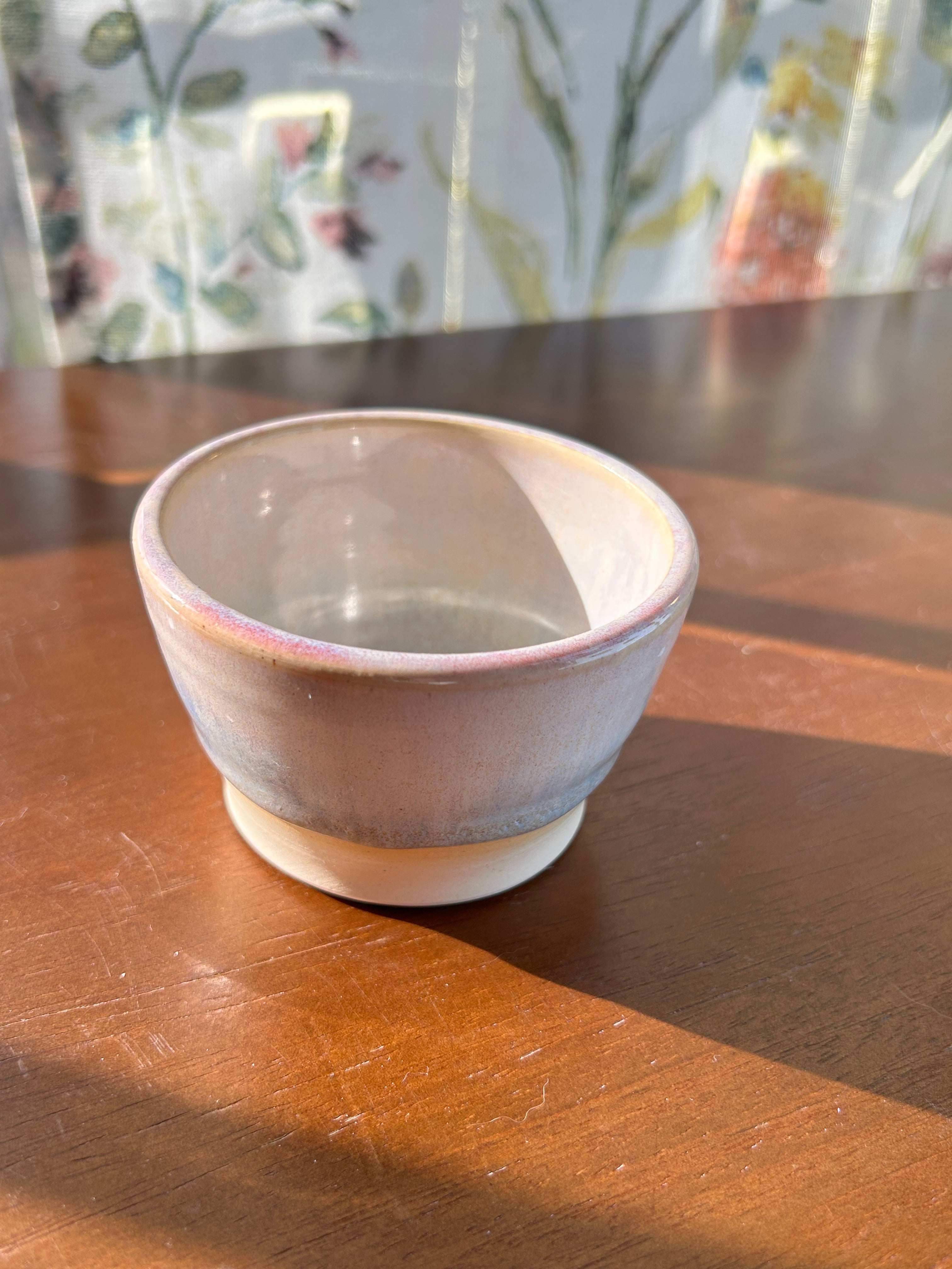 Pastel cup